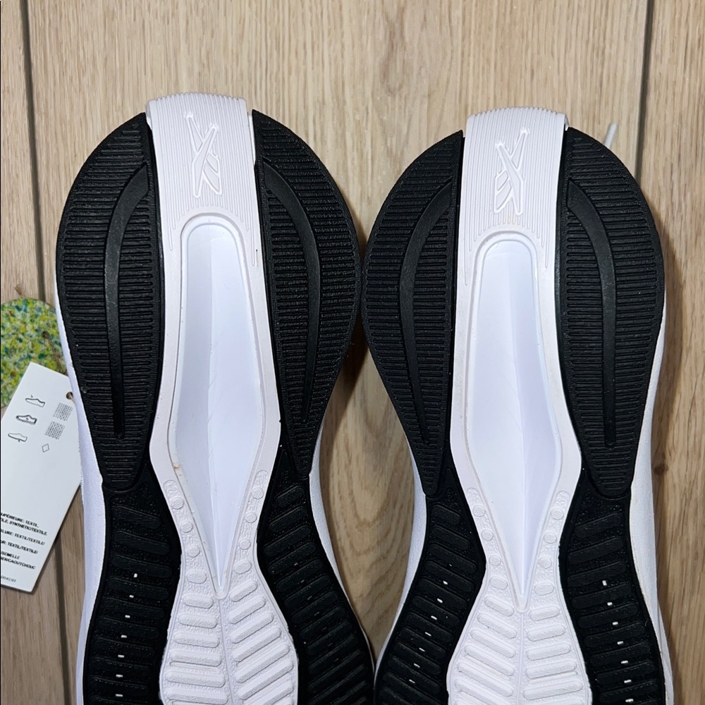 NWT - Reebok Energen Tech Plus Women's White & Gold Running/Course Athletic Shoe - Picture 14 of 15